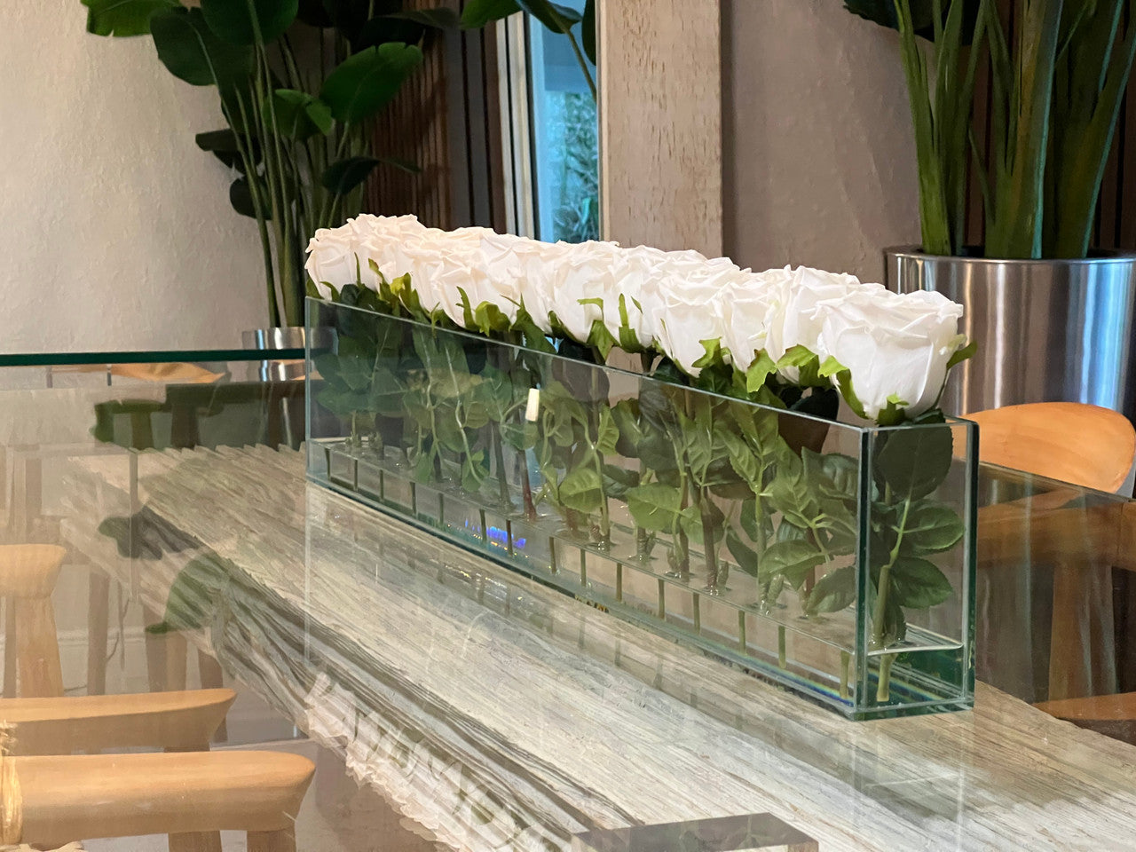 Casa Moderna fin 48" aux roses blanches