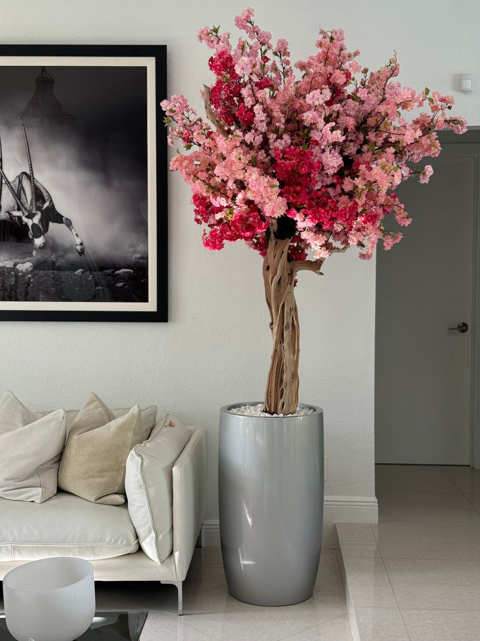 Cache-pot Lisbon argenté brillant au cerisier en fleurs rose tricolore sur mesure